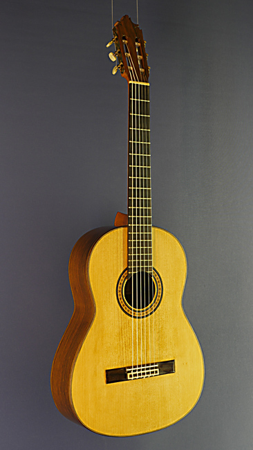 José Lopez Bellido luthier guitar spruce, rosewood