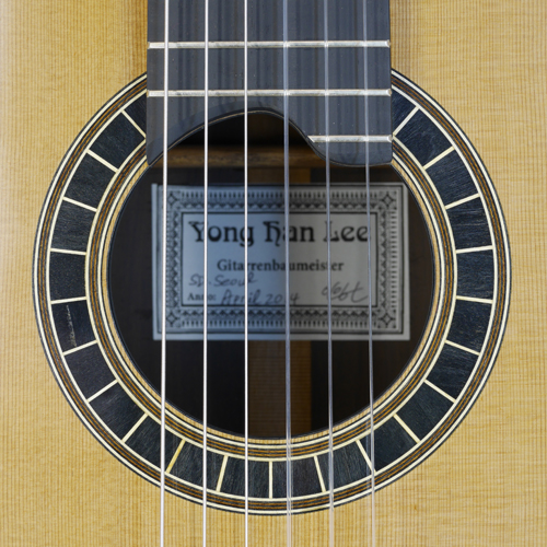 rosette, label of Yonghan Lee Doubletop guitar built in 2014 with cedar top and rosewood back and sides, 2014